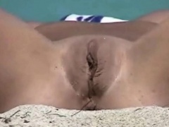 Hot  nudist chicks beach voyeur vid
