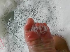 Regina Noir takes a bath in the jacuzzi. Naked woman in the bath. Masturbation in the jacuzzi. Teaser