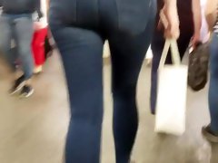 Hurried blonde with good ass