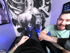 VRB Gay fuck in tattoo shop with Zak Bishop in VR Porn