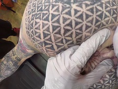 Amber Luke gets fucked after getting a tattoo on her anus